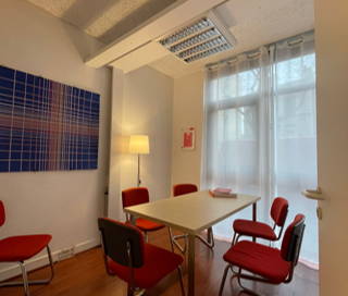 Bureau privé 9 m² 2 postes Location bureau Rue des Pyrénées Paris 75020 - photo 1
